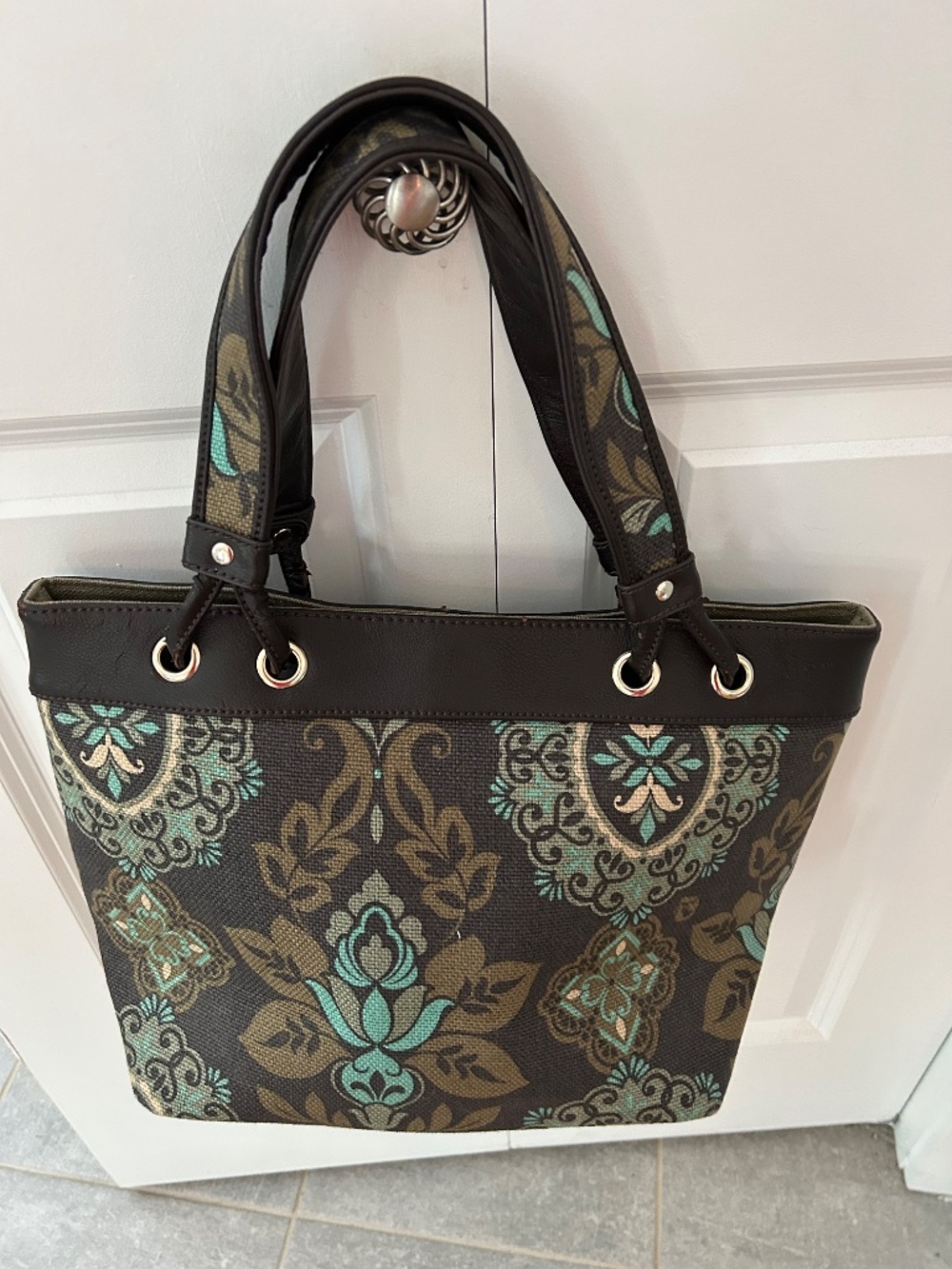 Spartina tote handbag with eye glass case - Picture 2 of 10